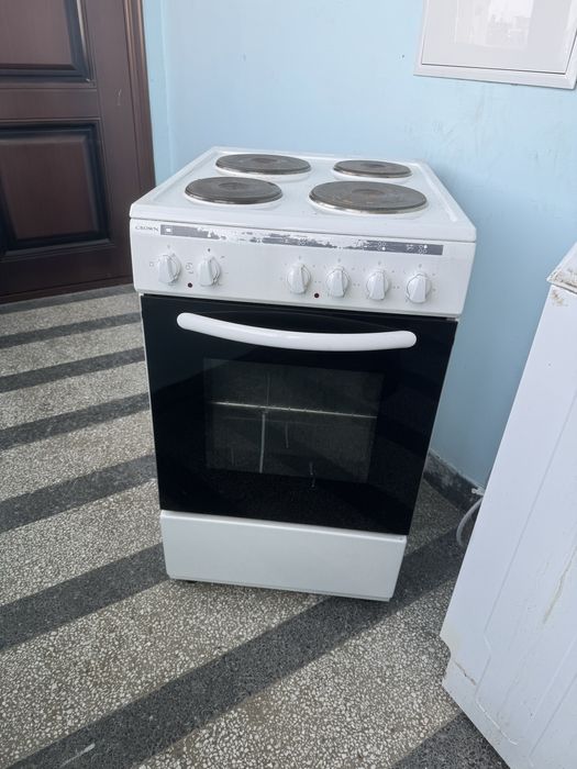 Готварска печка с 4 котлона и фурна