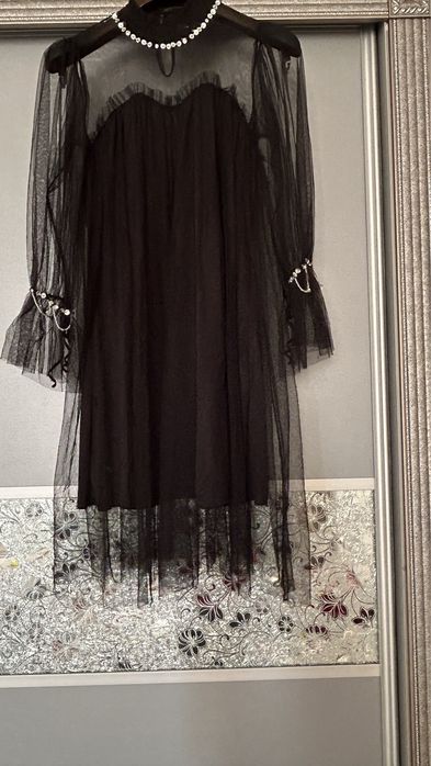 Красивое черное платье