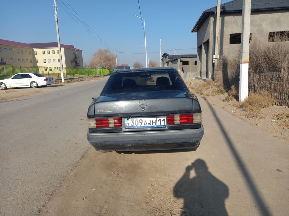 Мерседес бенс190
