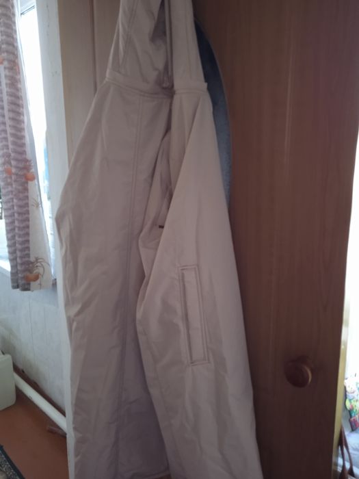 Продаю женские куртки.