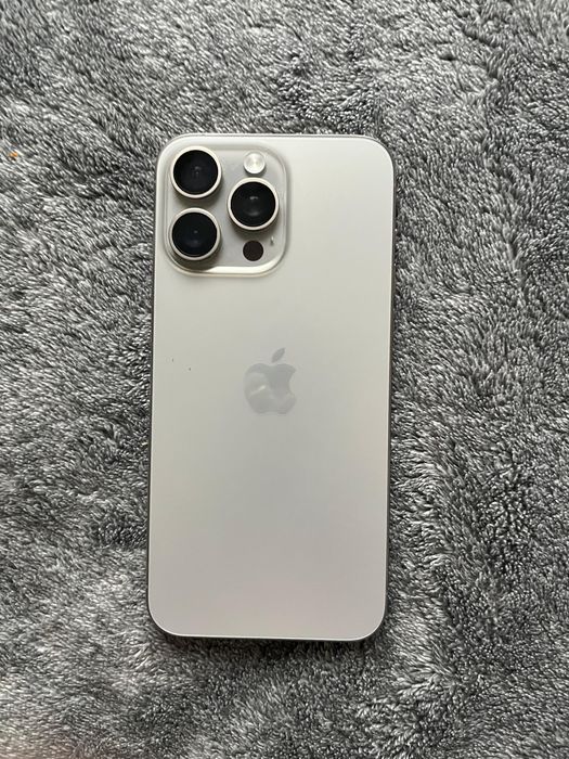 Продаю iPhone 15 Pro Max 512GB