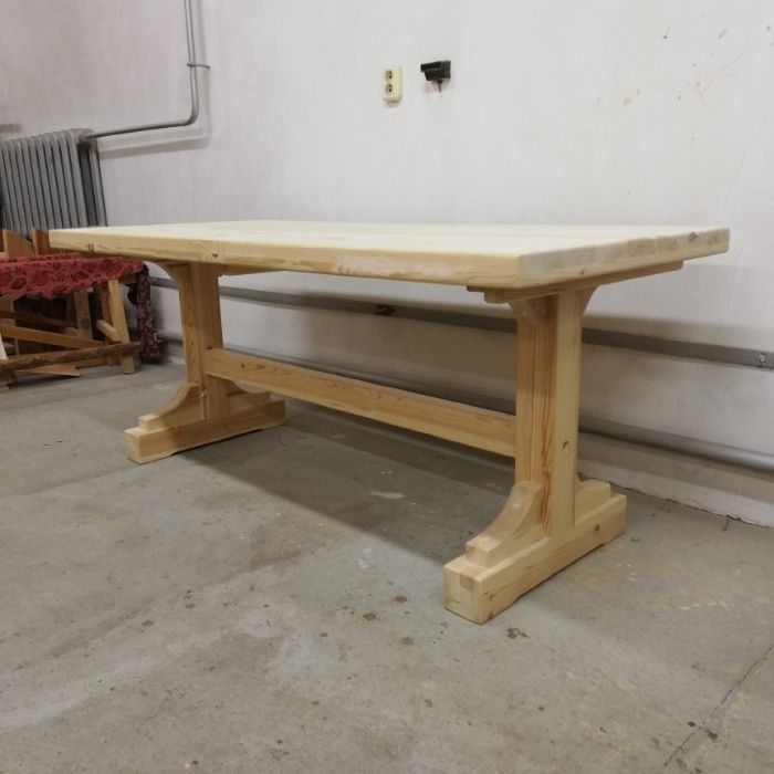 Продам стол из массива леса