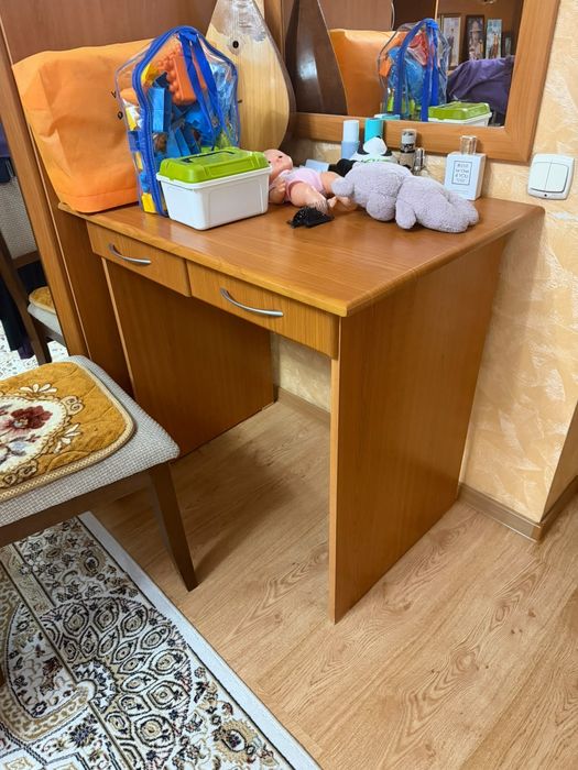 Продам спальный гарнитур.