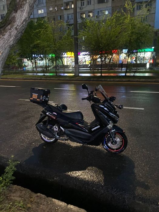 S max Skuter sotiladi.