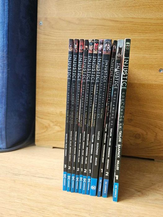 Benzi Desenate DC Injustice Gods Among Us