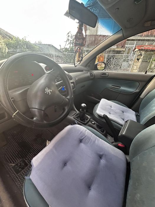 Продавам Peugeot 206 Hatchback