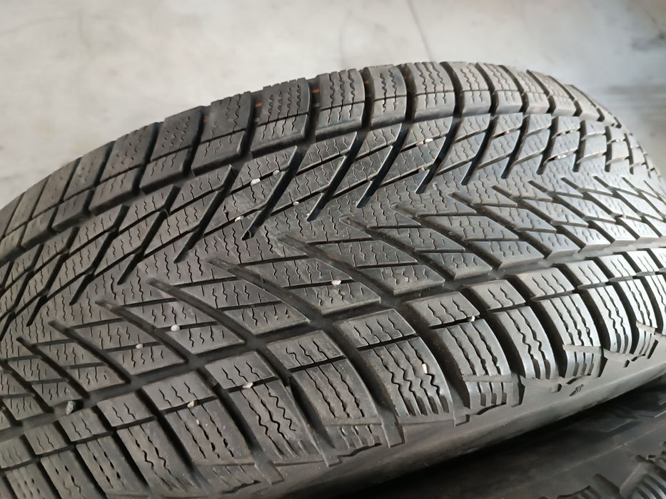 Anvelope iarna 215 60 16 Goodyear ca noi dot2024
