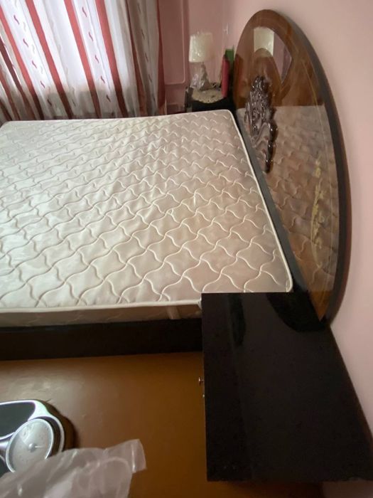 Мебель для спальни, кровать двухспалка с матрасом, шкаф и трюмо