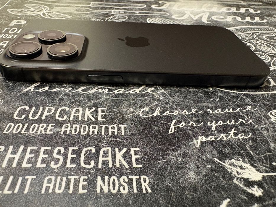 iPhone 15 Pro 128 Black Titanium за части