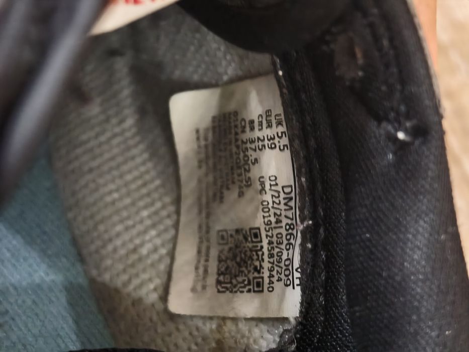 Кроссовки Nike размер 39
