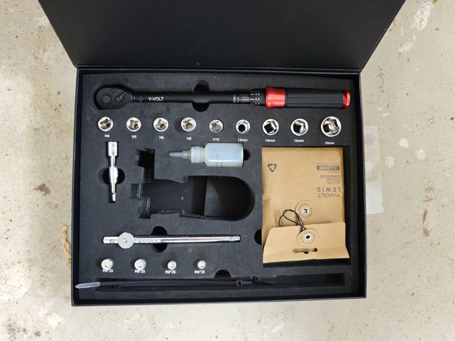 Y-volt surge V с гаранция