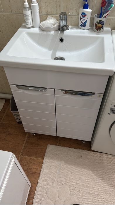 Раковина с тумбой