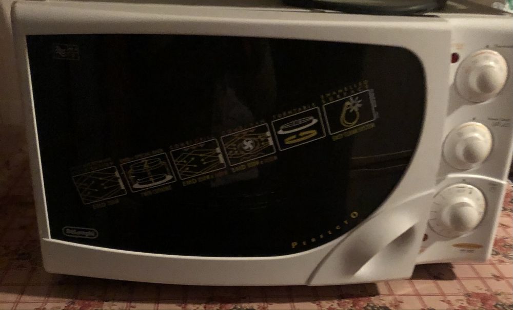 DeLonghi cuptor cu microunde