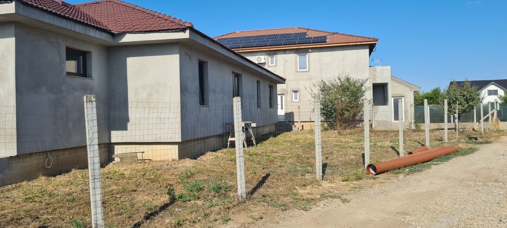 Casă de vânzare cu trei fronturi stradale – Oradea, Str. Cedrilor | Co