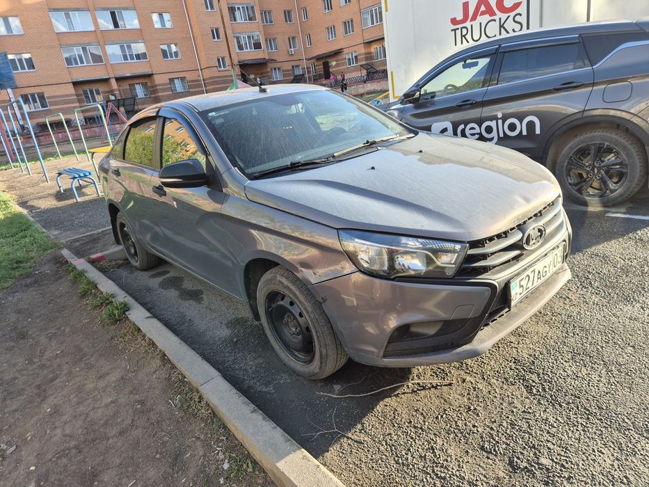 Lada vesta продам