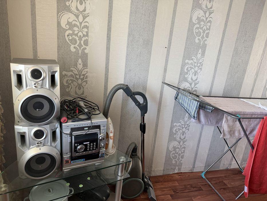 Продается домашний кинотеатр в отличном  состояний