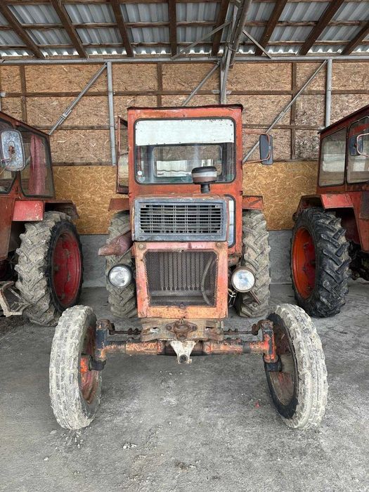 Tractor UTB în stare perfectă de funcționare