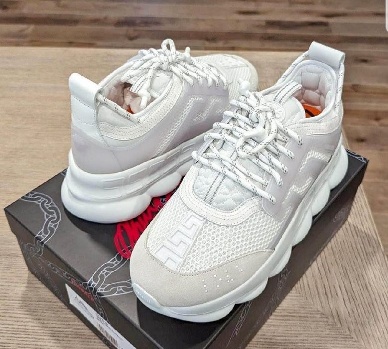 Versace chain reaction