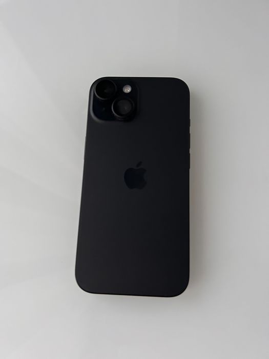 Vând IPhone 15 black, 128 gb