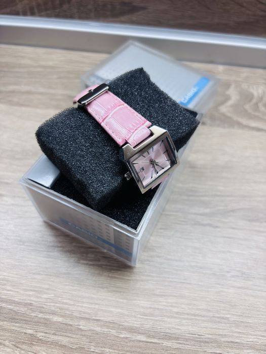 Дамски часовник Casio