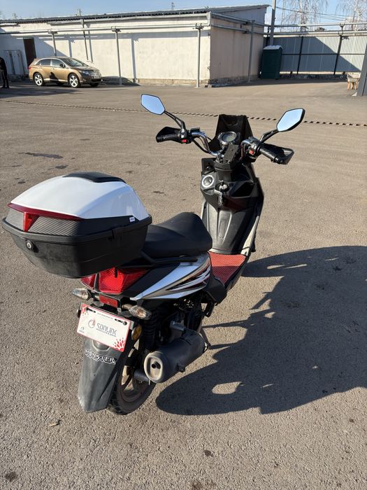 Продам обменяю скутер Стоит на учете