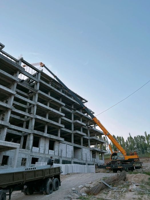 XCMG 50 ton 2009 yil sotiladi srochno kami bor  holati idyal aloo ishl