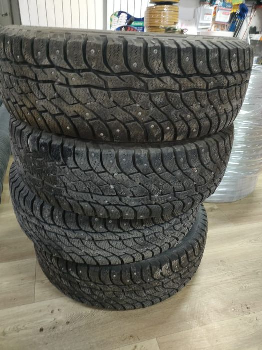 Продам зимние шины,отличное качество почти новые