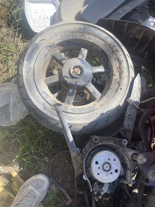 Piese de scuter  si carene  roți  ateveu