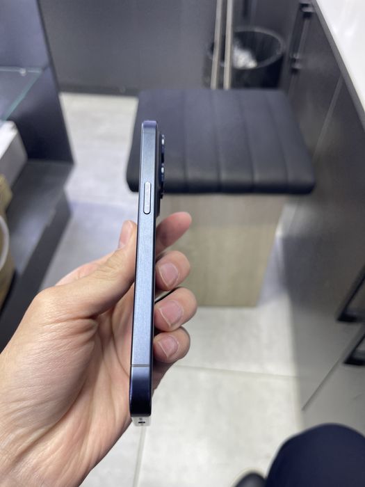 iPhone 15 pro 128 / 89%