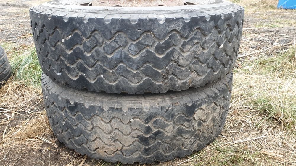 Джанти с гуми 285 70 19.5 семперит