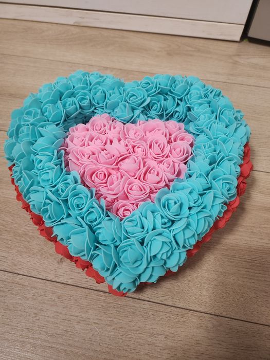 Сърце от рози трицветно