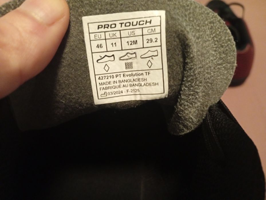 Ghete de fotbal Pro Touch noi
