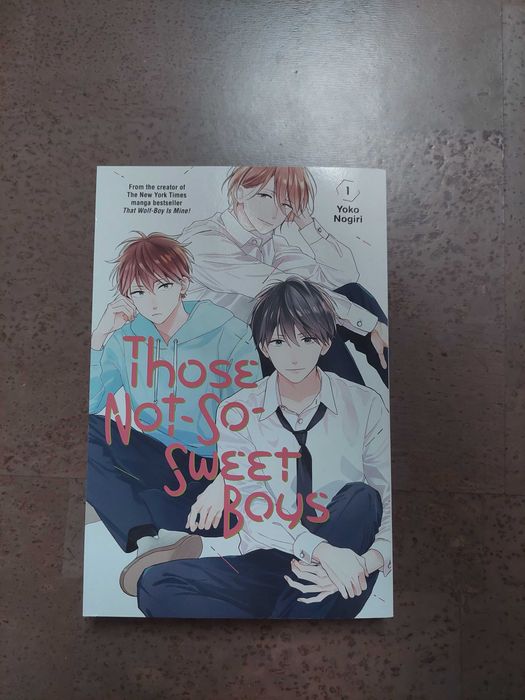 Манги и книга от Scarlett St. Clair