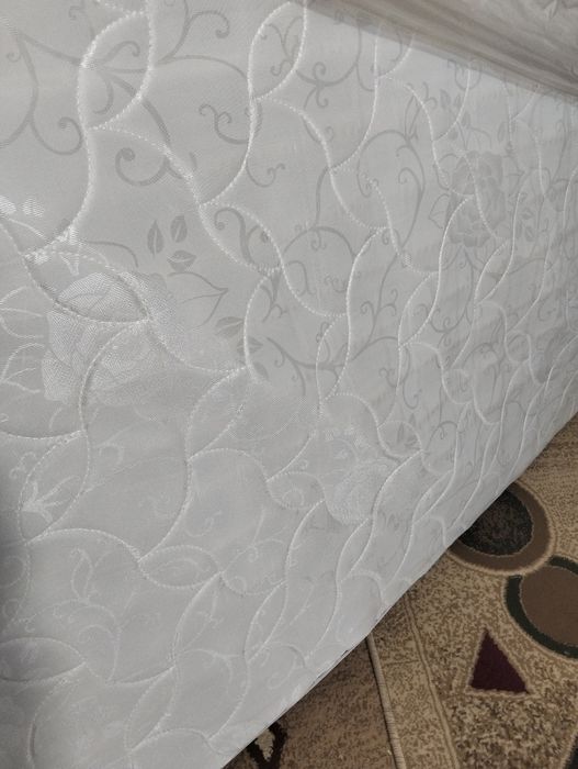 Продам матрас пружинный