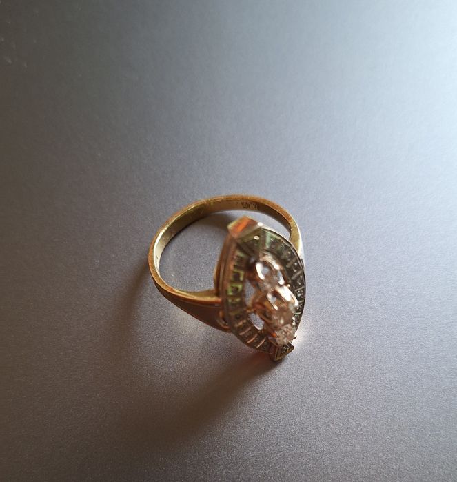 Перстень 750 проба, бриллианты