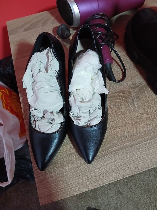 Различни дамски боти ,ботуши и обувки