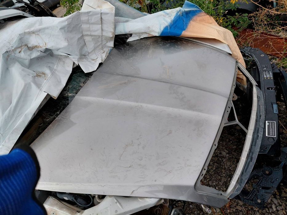 Преден капак за Shkoda Oktaviq 2010god