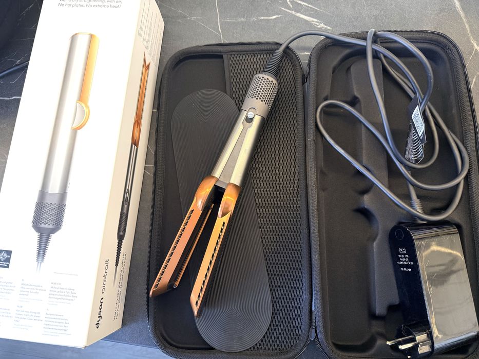 НАМАЛЕН ! Продавам Dyson Airstrait HT01 Silver/Copper