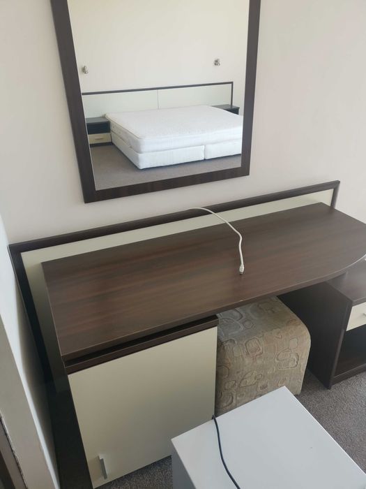 Огледало      за  стена