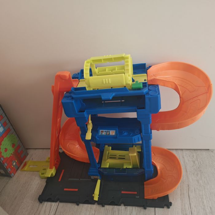 Hot Wheels  писта автомивка
