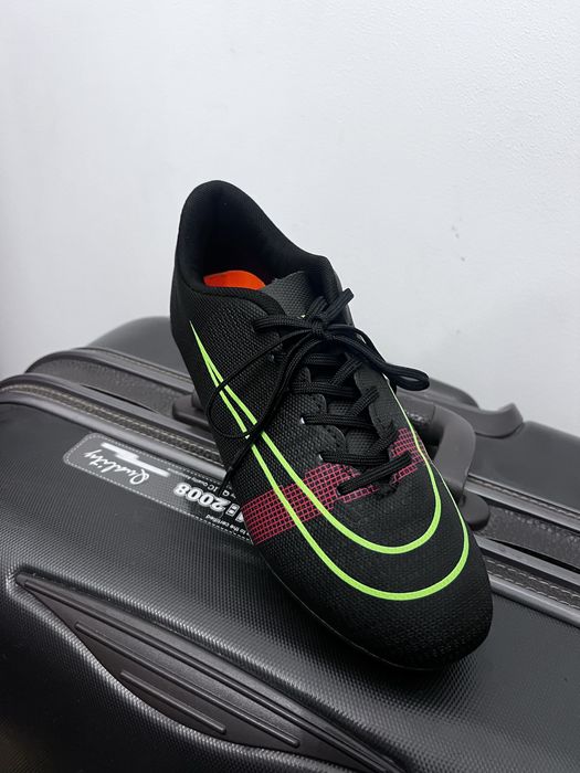 Бутсы футбольные