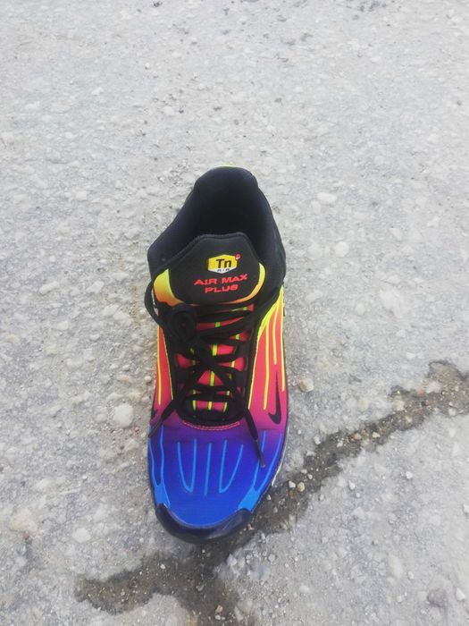 Продавам air max plus