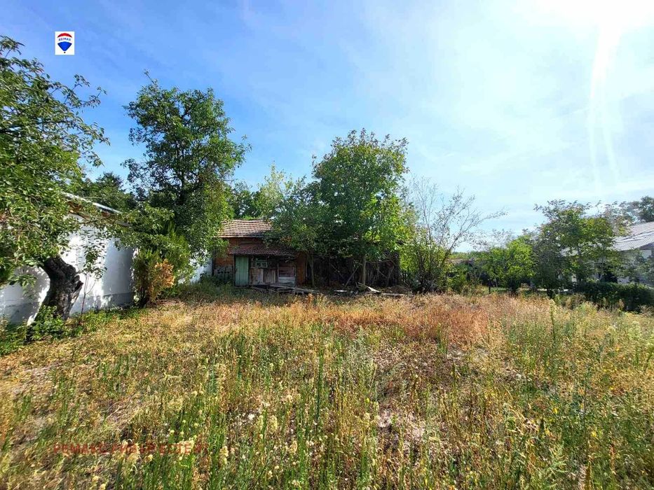 Парцел за продажба в с. Червена вода