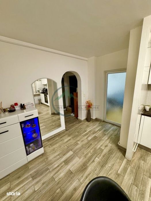 Apartament 3 camere, Judetean - intrare Racadau