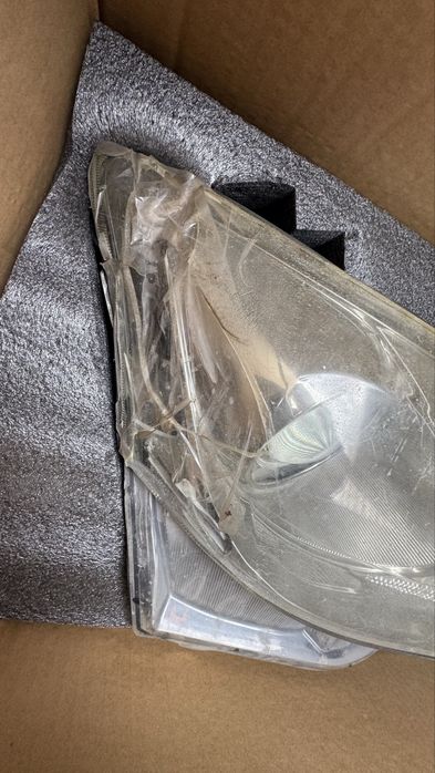 Продам пару фар на lexus is350