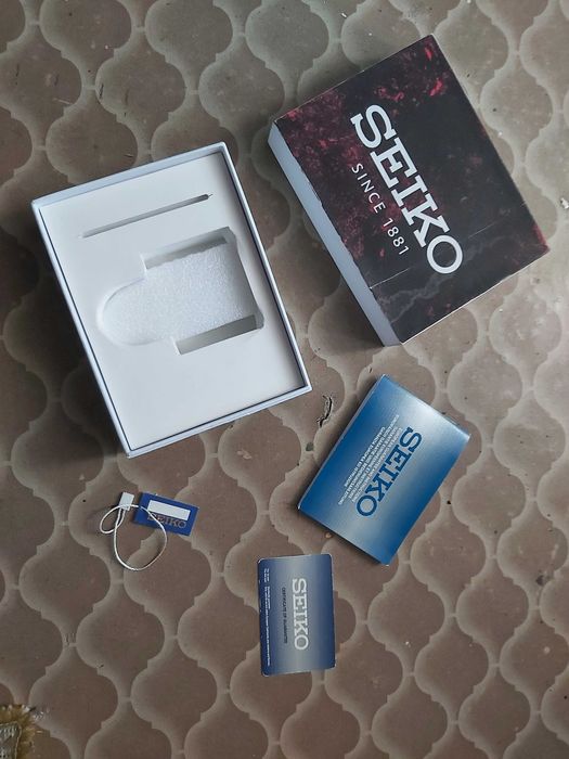 Cutie ambalaj Seiko (goala din carton) + accesorii