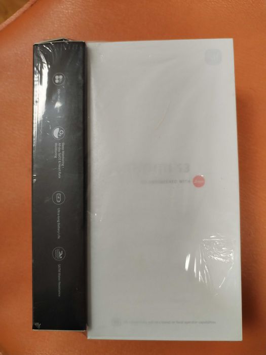 Xiaomi 13 256GB+ Smart Band 7 Pro.