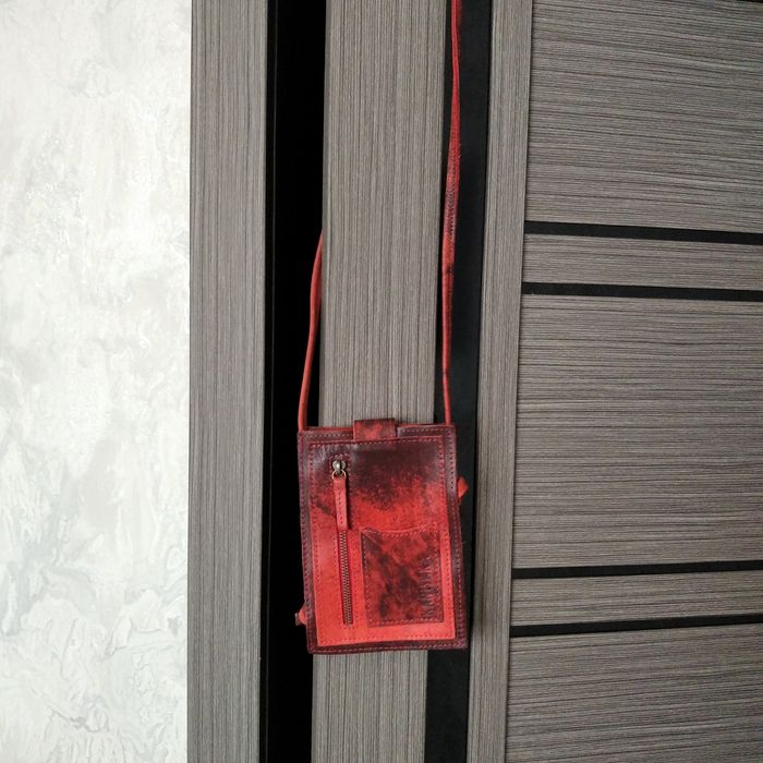 Продам кожаные сумки.