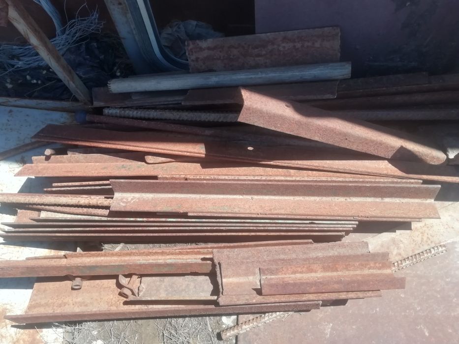 Продам деловой металл бочки и фляги.