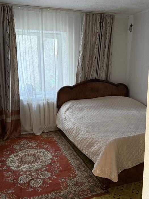 Продается большой дом, в центре.